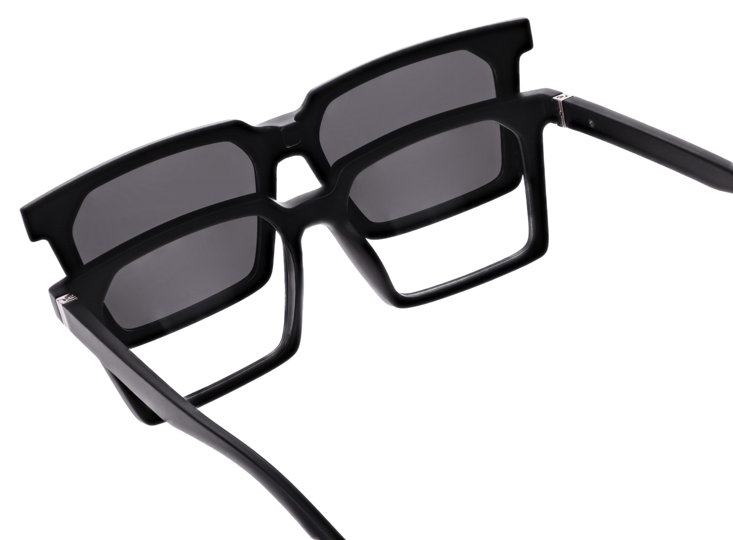 Vistanza Sun TR-5FM62, 5 Lens Kit, Matte Black. Angle-back with clip on up.